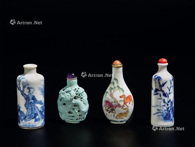 【清 瓷质鼻烟壶 (一组四只)】拍卖品